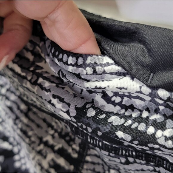 Calvin Klein Performance quick dry yoga pants capri size  XL Black gray legging - Picture 4 of 9